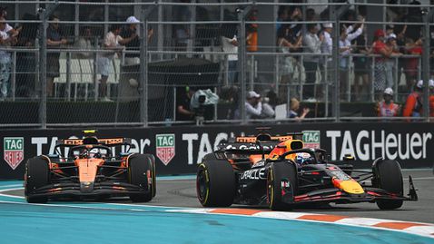  Защо Норис сподели междинен пръст на Макс? 