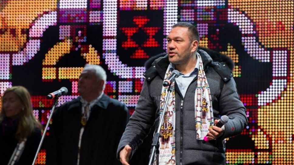 Кубрат Пулев удостоен със специален медал на фестивала "Сурва"