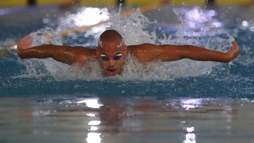 Антъни Иванов спечели титлата на 100 метра бътерфлай