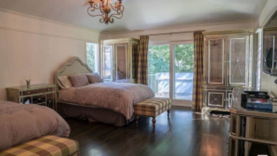 Баровското имение в Бел Еър, което Серина Уилямс продава