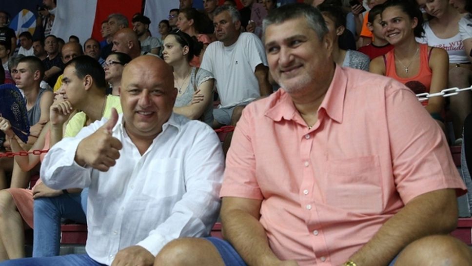 Министър Кралев подкрепи българските волейболисти във финала срещу Франция