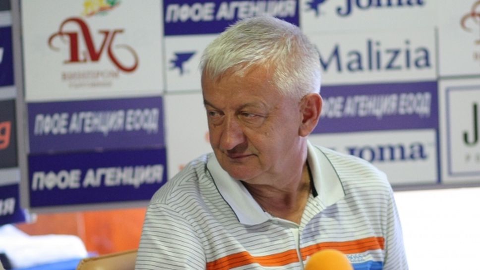 Крушарски защити Михайлов и попита: Знаете ли кога ще имаме пак човек в УЕФА?
