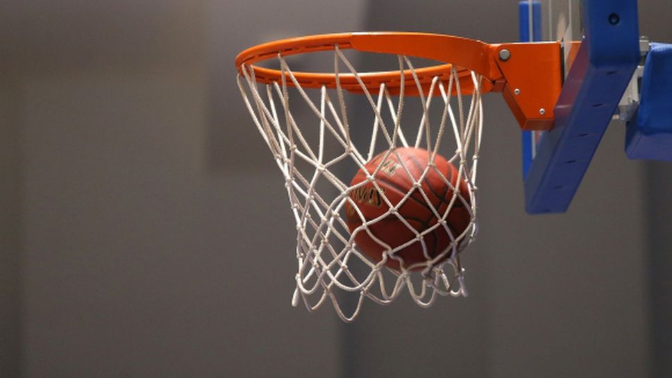Коледен баскетболен турнир за аматьори започна в Перник