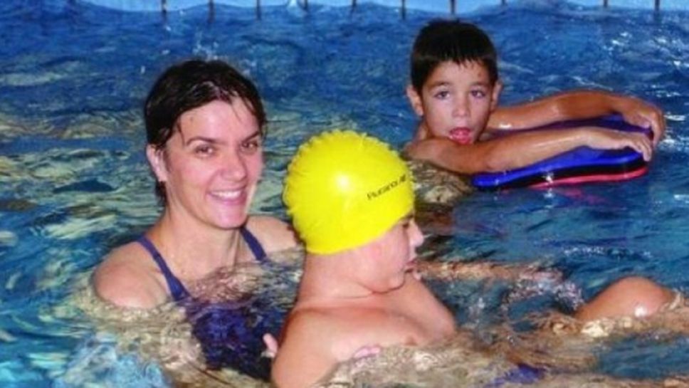 Таня Богомилова отново ще учи децата на плуване