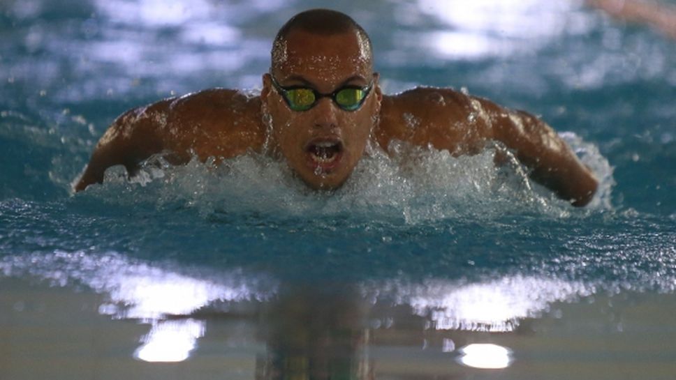 Четири рекорда паднаха в третия ден на държавното по плуване