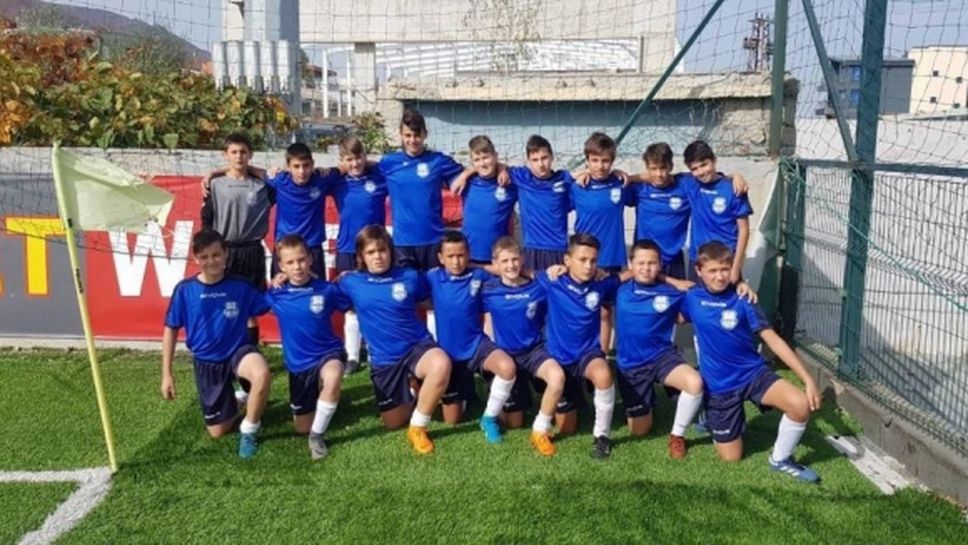 Бивш футболист на Левски праща три възрастови групи от своята академия на международен турнир