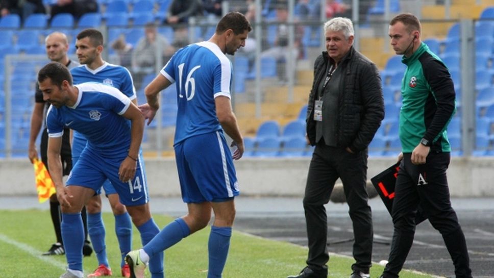 Макриев отново ще играе в Кипър