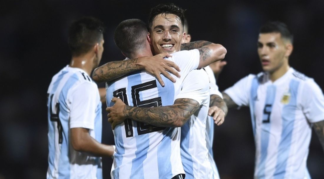 Аржентина взе първия рунд срещу Мексико