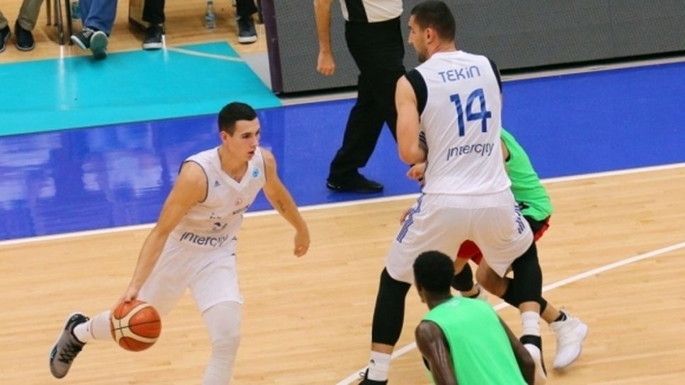 Йордан Минчев с 4 точки при загуба на Истанбул ББ в турнира за Купата на ФИБА-Европа