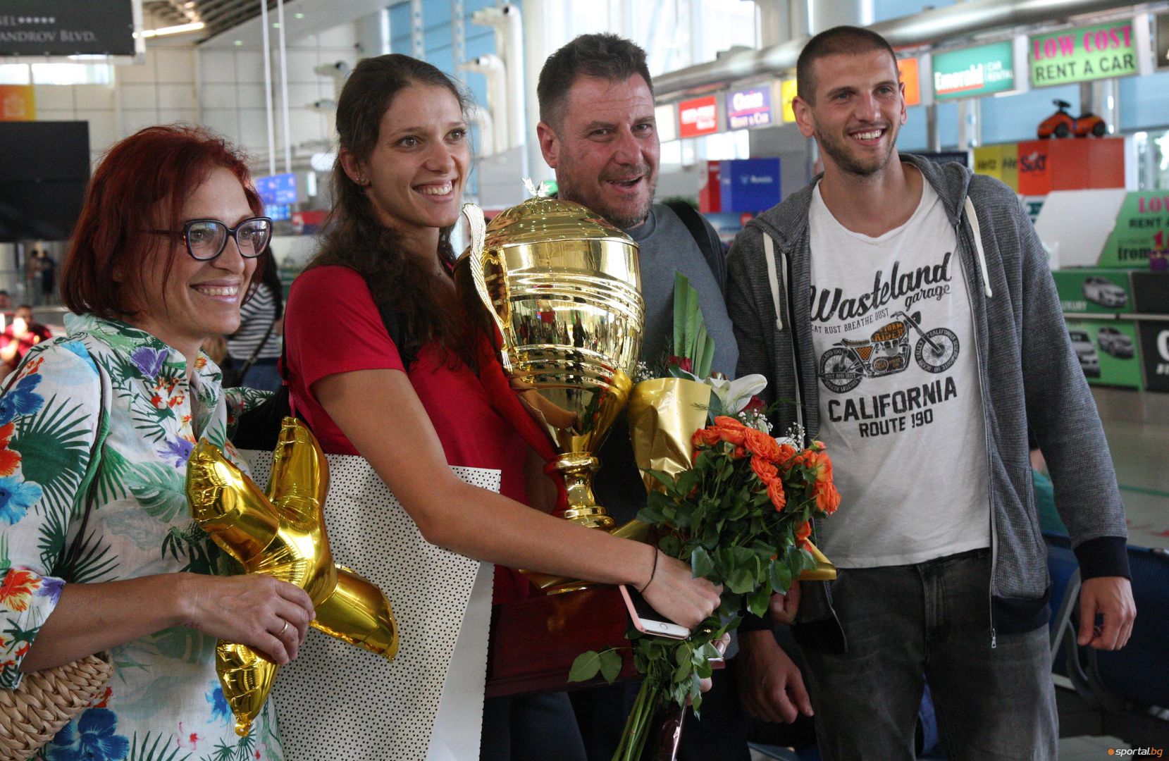 Волейболистките се прибраха в България