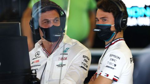  Какво ще опише Де Врийс на Ред Бул за Мерцедес? 