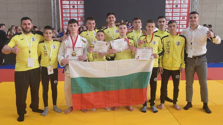България първа в класирането по медали на Балканиадата по джудо за кадети в Черна гора