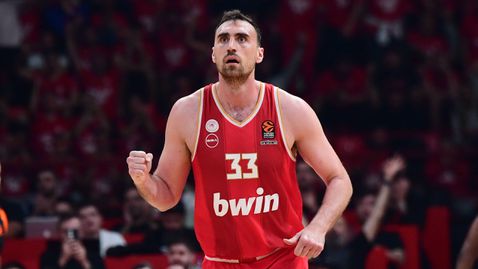  Милутинов въпреки всичко преподписва с Олимпиакос? 