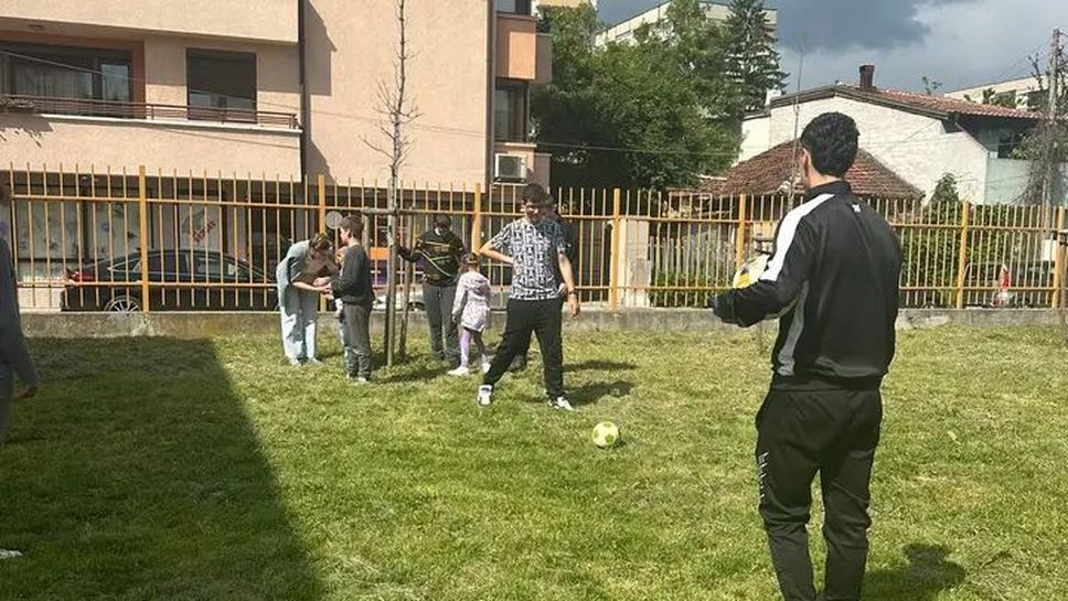 Най-младият футболен треньор у нас вдъхнови деца със специални образователни потребности на спортен празник
