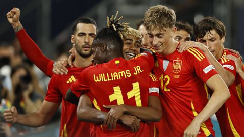  Испания на край след необикновен театър с девет гола против Франция 