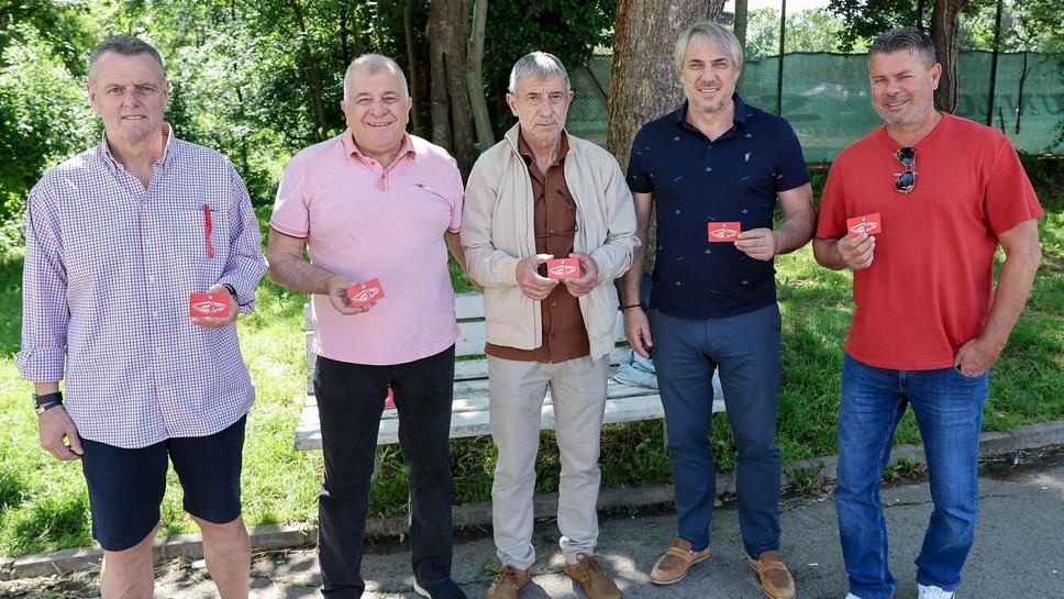 Славни армейци се сдобиха с новата фен карта на ЦСКА