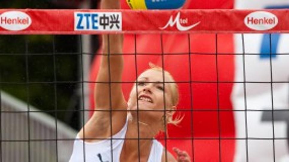Поставените под №1 с категорична победа на M-Tel Beach Masters 2009