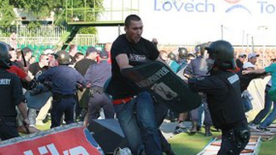 Разказът на пребит фен от сектор "Г": Мутри на Литекс плашеха докторите в болницата