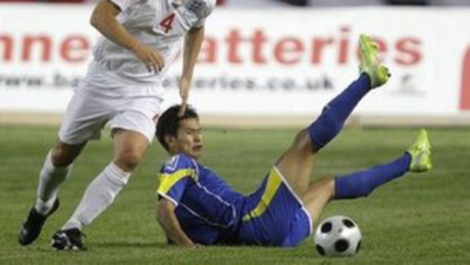 Бари доволен от халфовата линия на Англия