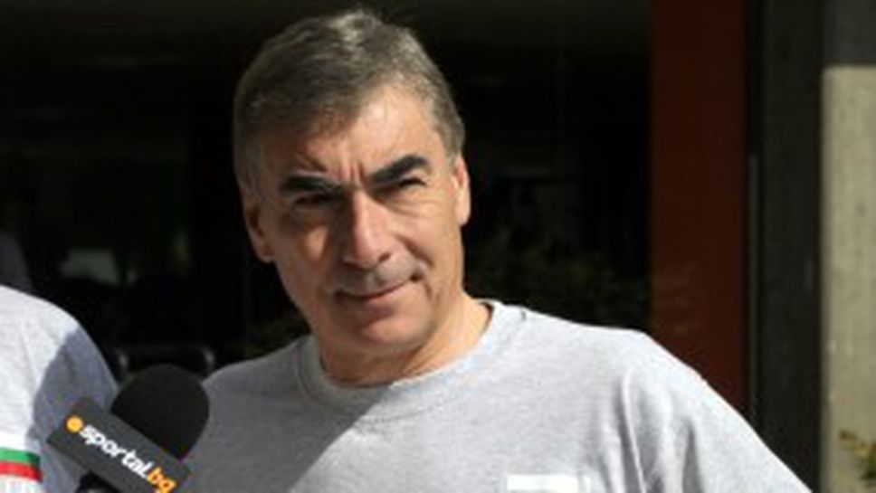 Професора се колебае: Ананиев или Алексиев, Гайдарски или Иванов?