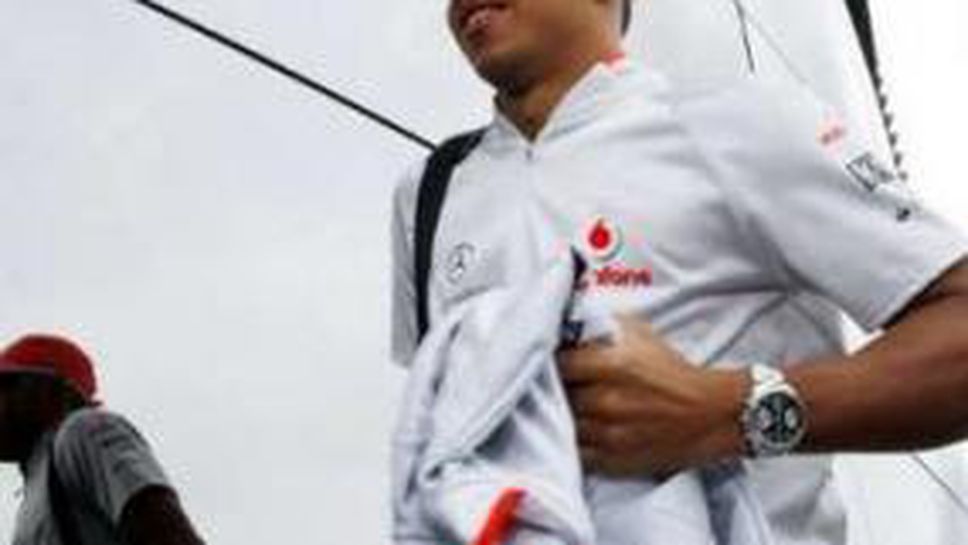 Хамилтън без КЕРС в тренировките на "Силвърстоун"