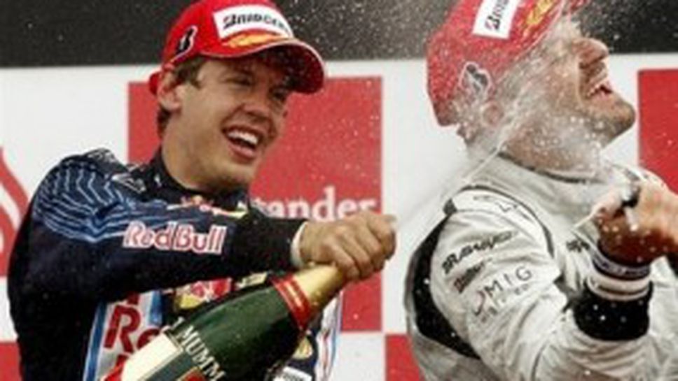 Фетел смачка всички в Англия, двойна победа за Ред Бул на "Силвърстоун"