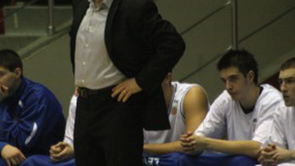 Авиошоу! Тити Папазов подкара правителствения чартър