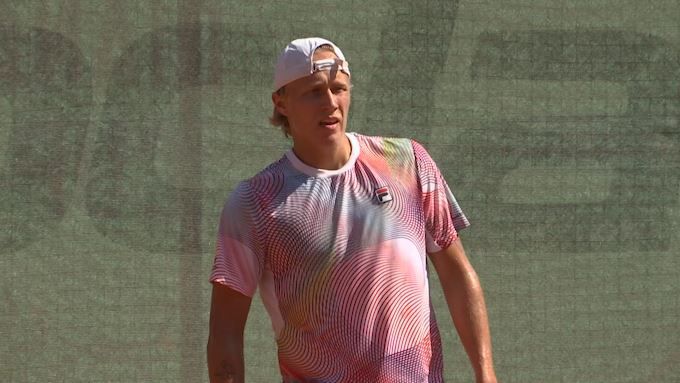 Синът на тенис легенда приковава погледите на турнир в София