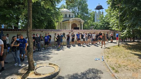 Феновете на Левски разграбиха онлайн билетите за мача с Апоел (Беер Шева)