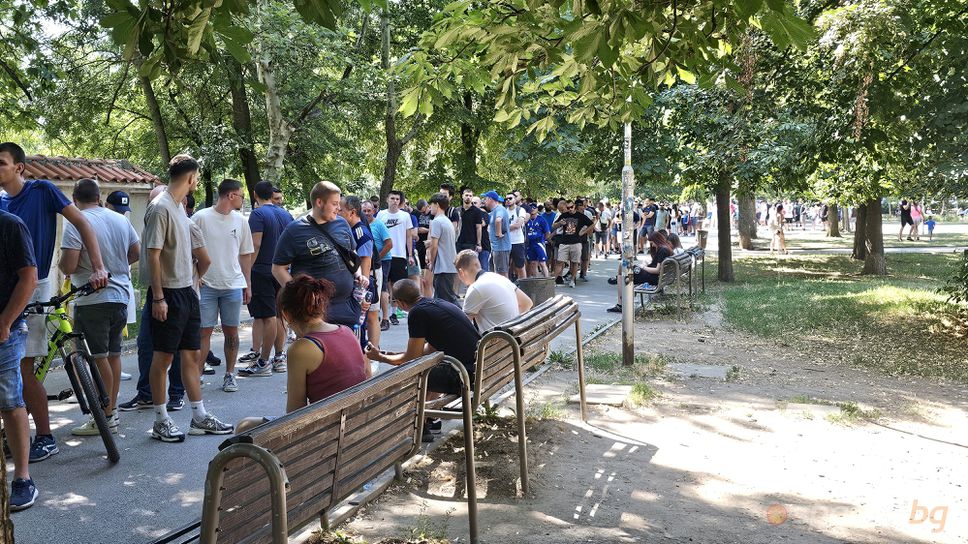 Огромна опашка за билети на "Герена"