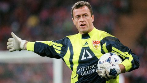 Легендарен вратар идва в България