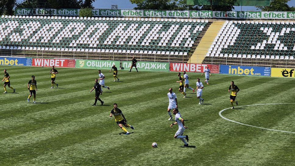 Хебър и Миньор Перник завършиха наравно 2 2 в равностоен приятелски