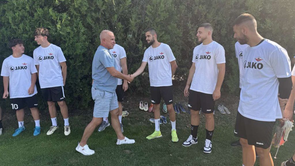 Септември (Симитли) приема Банско в Крупник