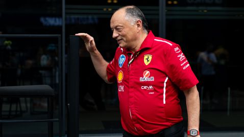  Шефовете на Ред Бул, Макларън и Мерцедес опазиха Фред Васьор 