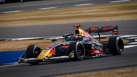  Удар от противник лиши Никола Цолов от шанса за точки на 