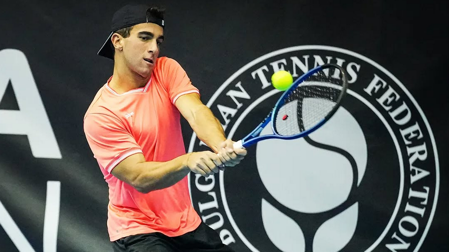 Националът на България за купа Дейвис Янаки Милев отпадна на