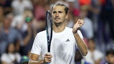 Зверев на полуфинал в Торонто след обрат