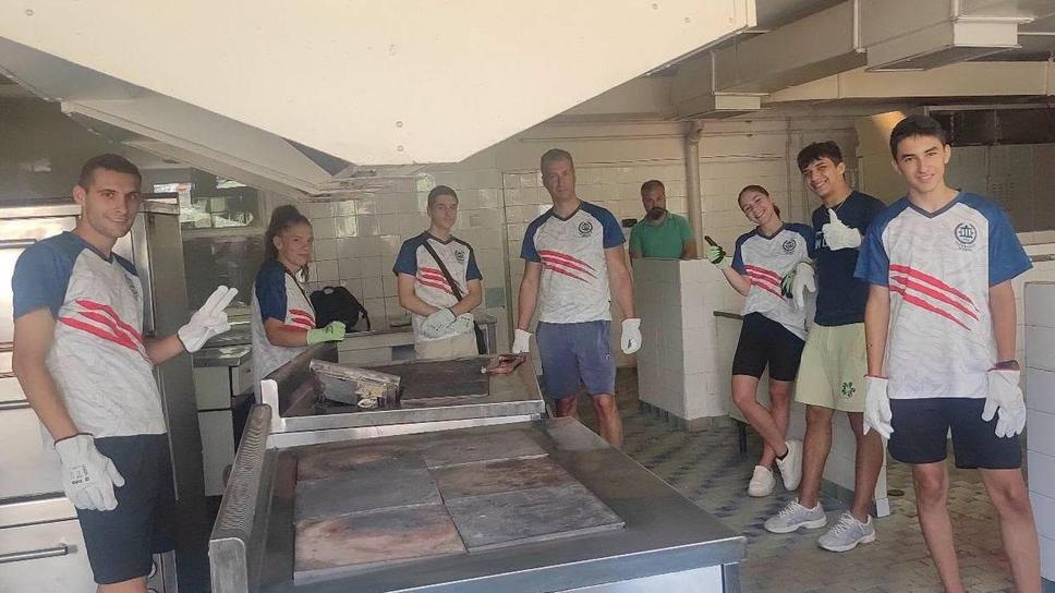 Спортът възпитава: таекуондисти помогнаха на детска градина