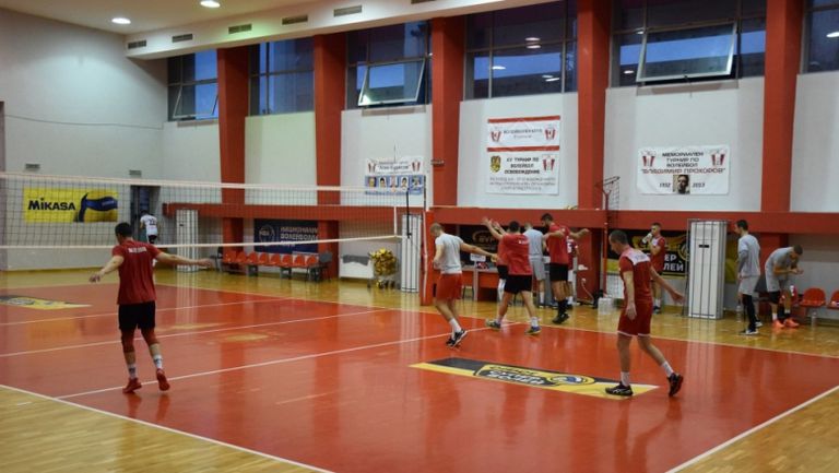 Мъжкият волейболен отбор на Етрополе стартира подготовка за новия сезон