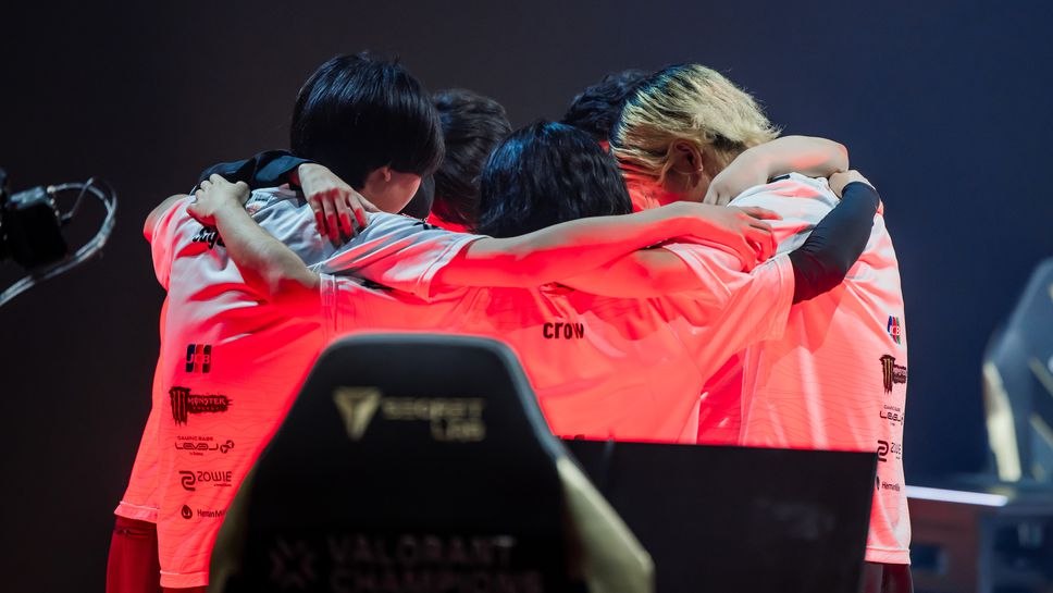 Гранд във Valorant продава състава си