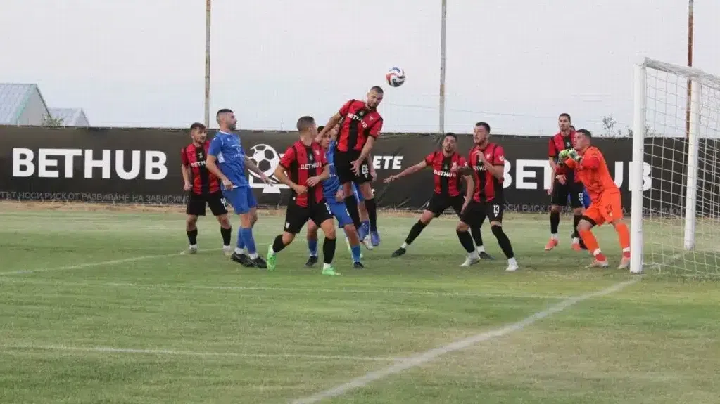 Локомотив II (Пловдив) и Гигант завършиха наравно