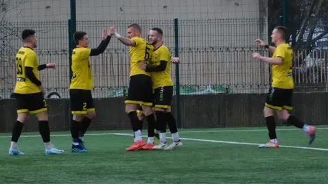 Павликени с категоричен успех