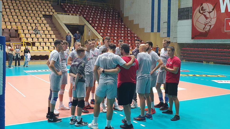 Нефтохимик 2010 победи Черно море (Варна) с 3:1 в контрола