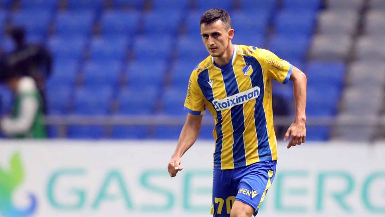 Българският полузащитник Георги Костадинов има нов треньор в Кипър, обявиха