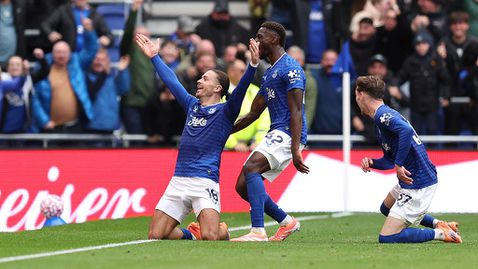 Гол на Грийлиш в добавеното време донесе успеха на Евертън над Кристъл Палас