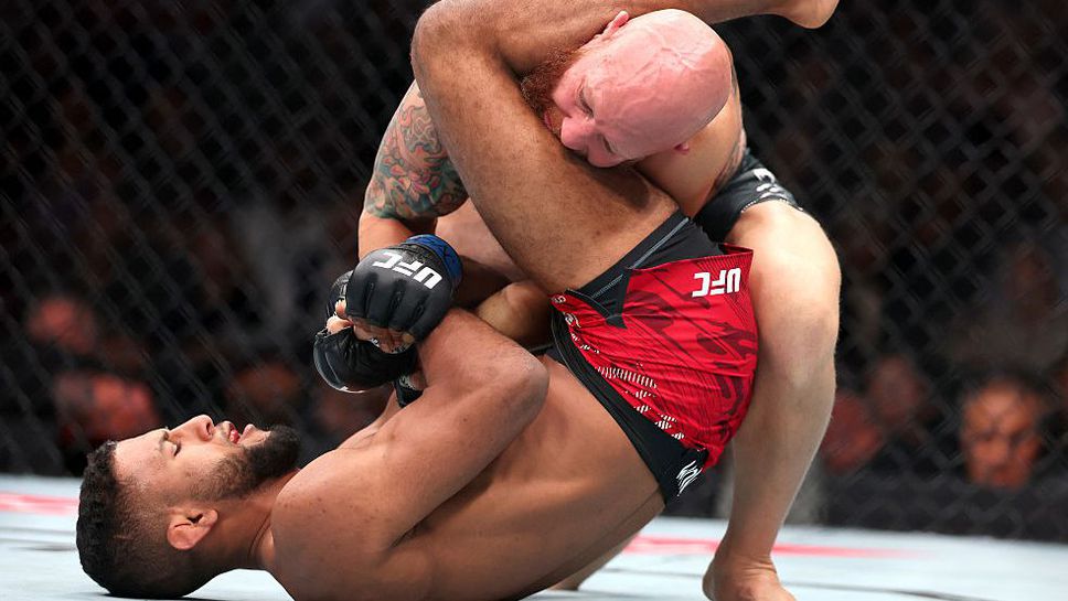 Юсеф Залал се справи бързо с Джош Емет на UFC 320