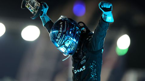 Джордж Ръсел с контролирана победа в Сингапур, титла, но и още напрежение в Макларън