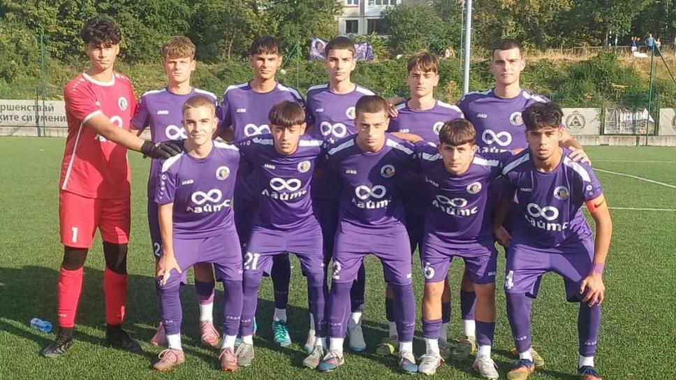 Етър победи Пирин с класическото 3:0 при U16