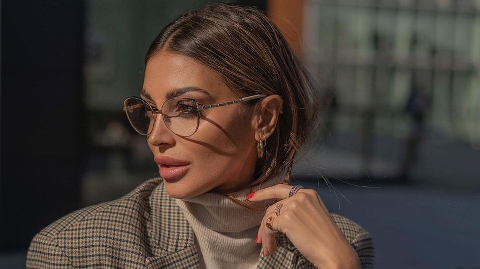 Милиони мечтаят за изкусителна манекенка