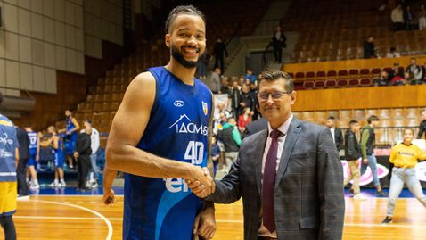  Спартак Плевен се раздели с единствения си задграничен баскетболист 